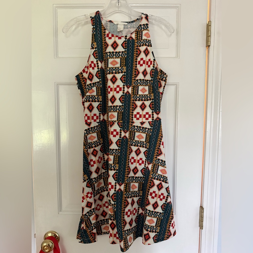 H&M Geometric Pattern Sleeveless Dress 👗